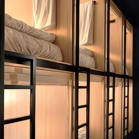 Westay Capsule Hostel Dubai Dış mekan fotoğraf