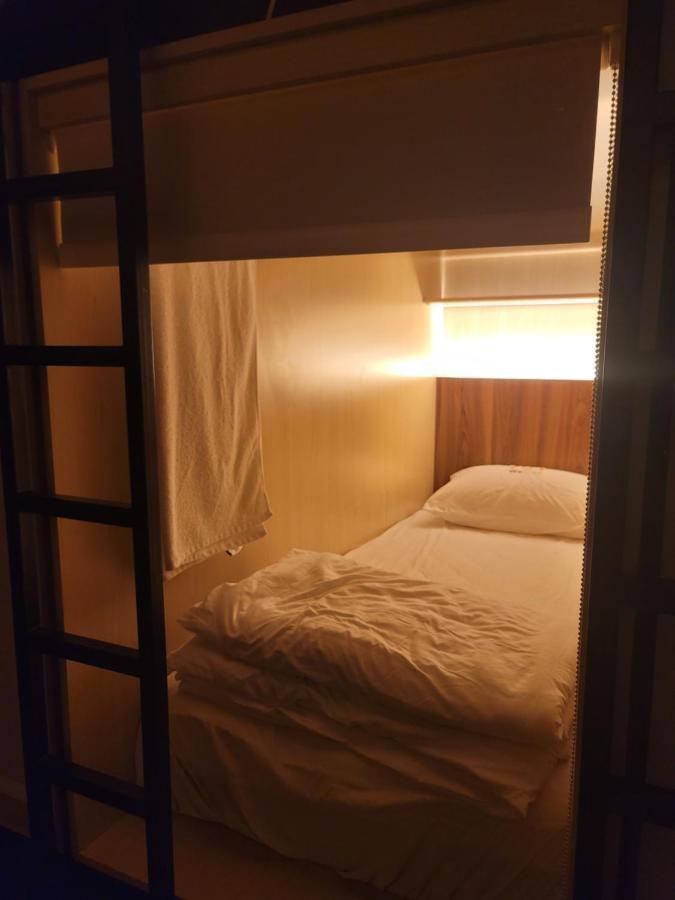 Westay Capsule Hostel Dubai Dış mekan fotoğraf