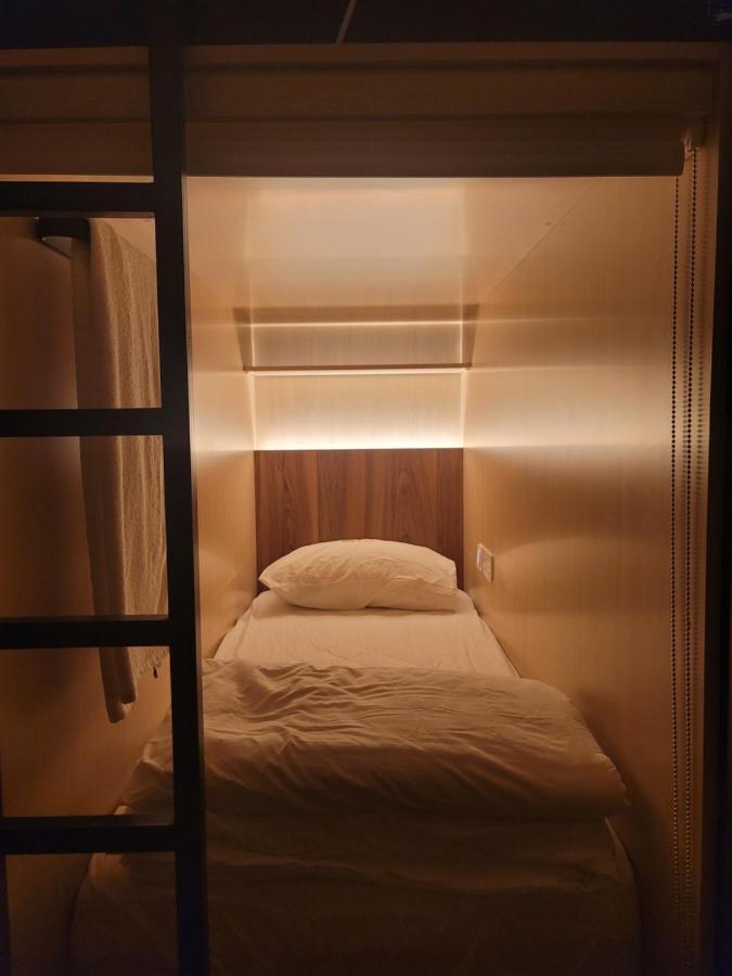 Westay Capsule Hostel Dubai Dış mekan fotoğraf