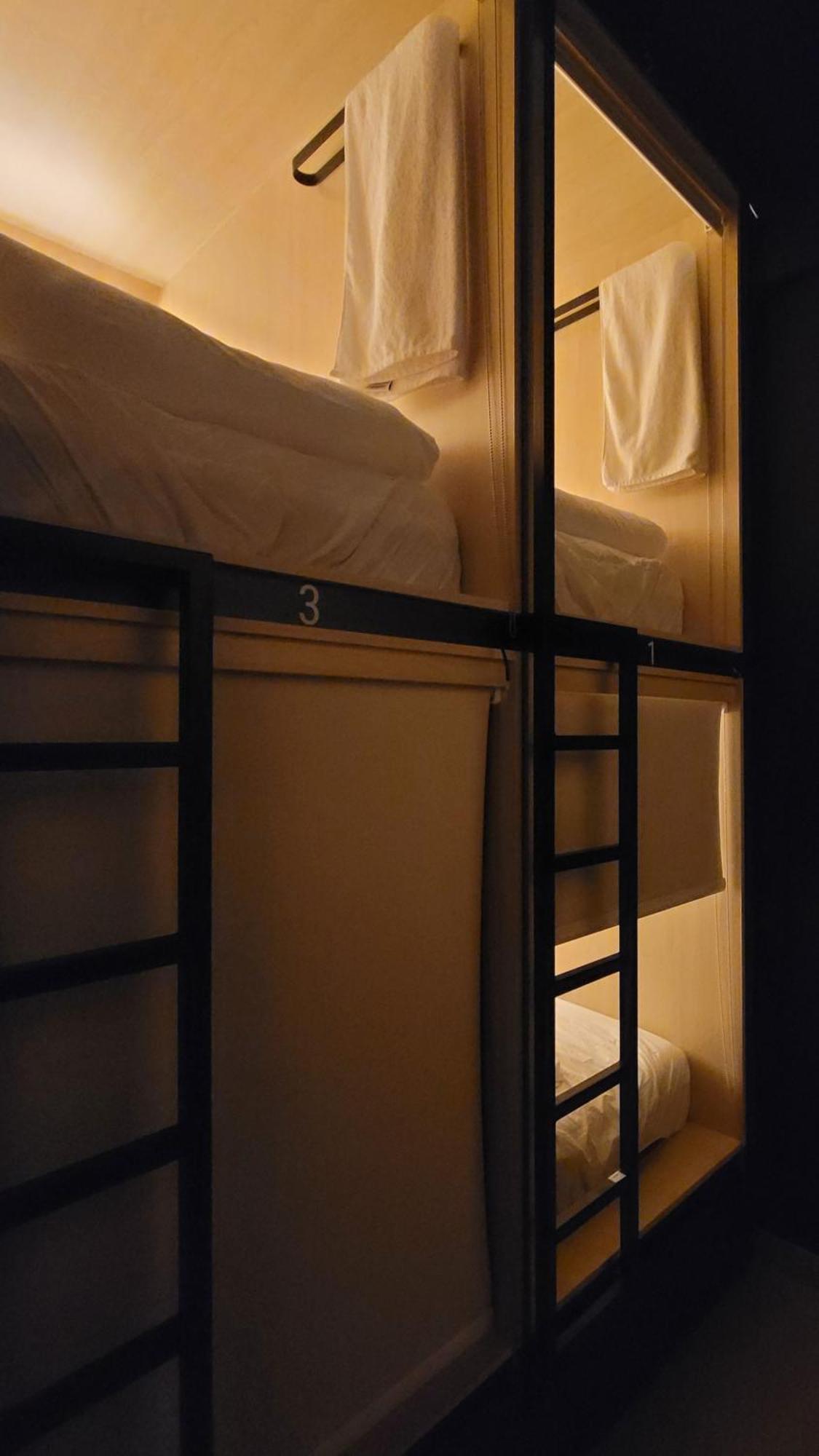 Westay Capsule Hostel Dubai Dış mekan fotoğraf